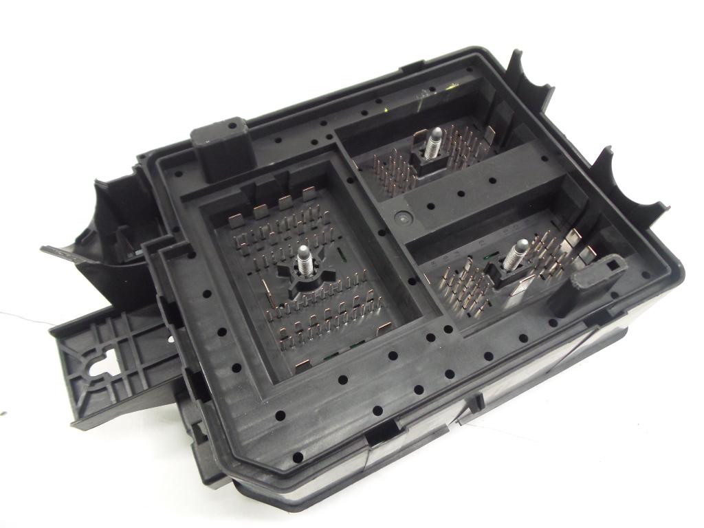 Fuse Box 39068003 / 30959L OPEL, CORSA E 1.4 Turbo(5 doors) (