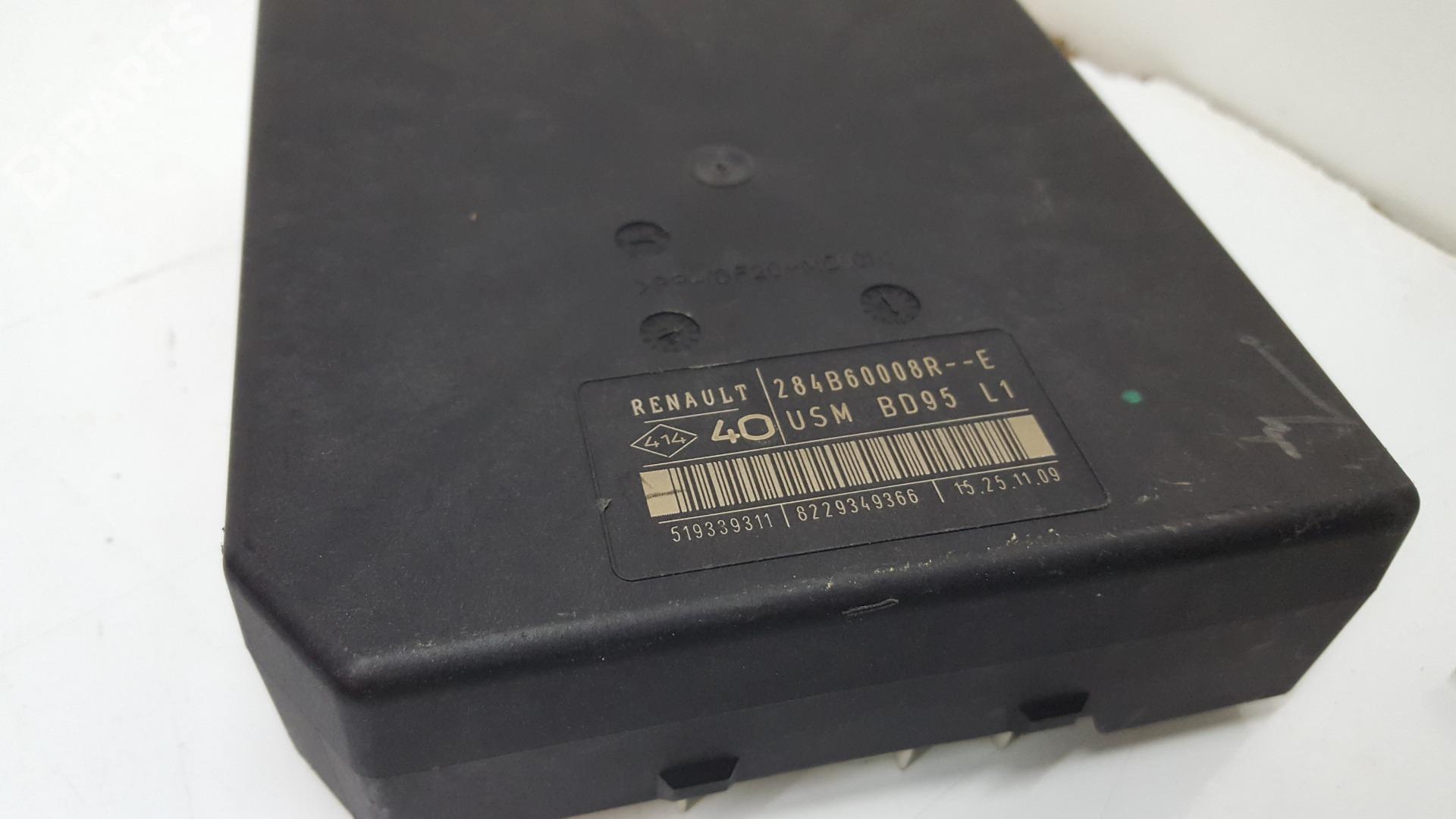 Fuse Box 284B60008R / 519339311 / 8229349366 RENAULT, MEGANE III Grandtour (KZ0/1