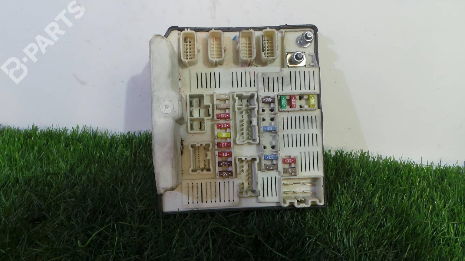 Fuse Box 8200 481 866 H RENAULT, MEGANE II (BM0/1_, CM0