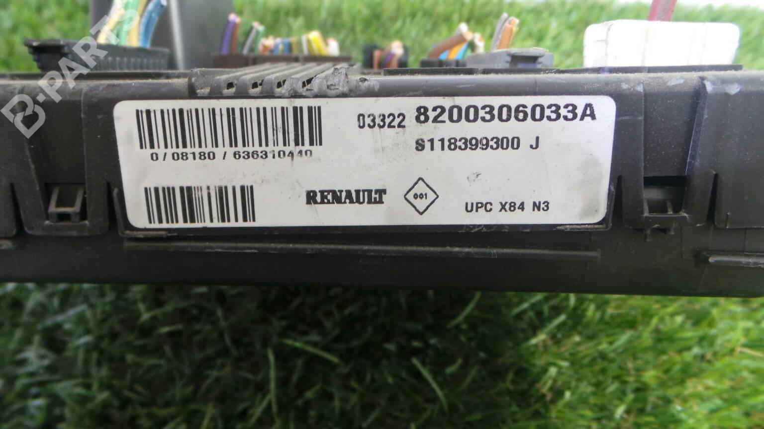 Fuse Box 8200306033A RENAULT, MEGANE II (BM0/1_, CM0/1_) ...
