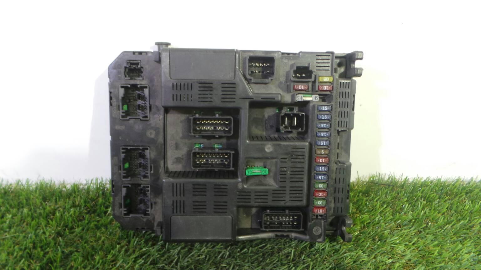 Fuse Box 96 367 605 80 F PEUGEOT, 307 (3A/C) 2.0